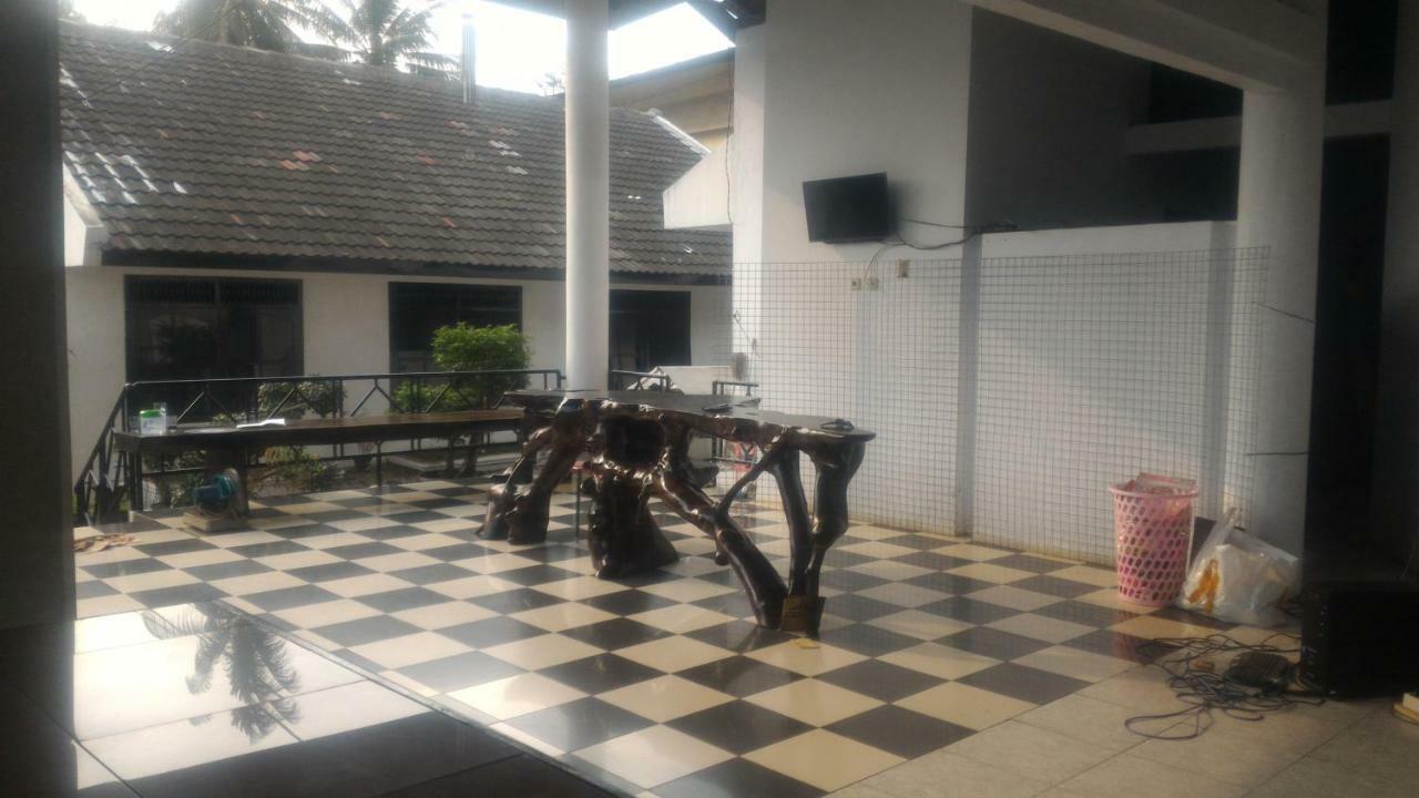 Hotel Gbs Malingping Екстер'єр фото